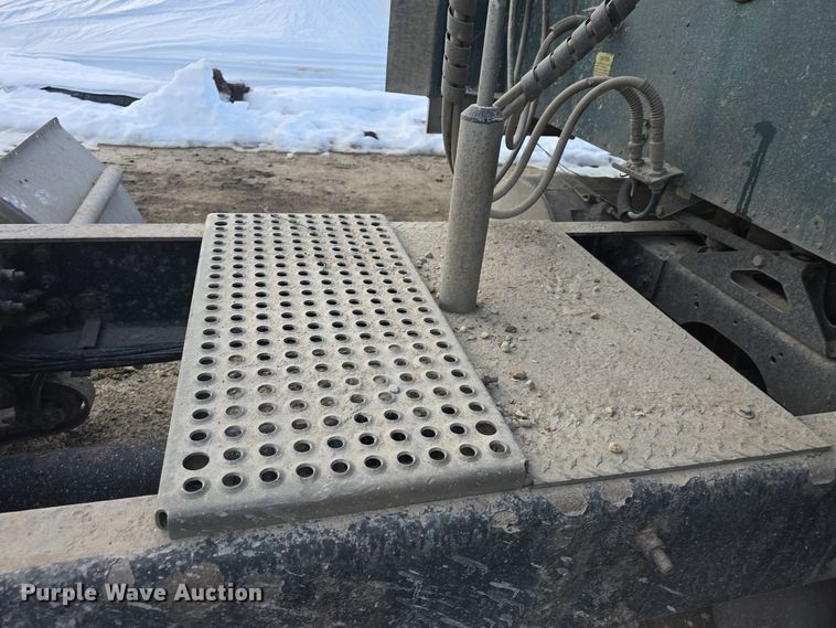 image for item DO7743 2003 International Eagle 9900i semi truck