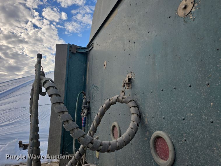 image for item DO7743 2003 International Eagle 9900i semi truck