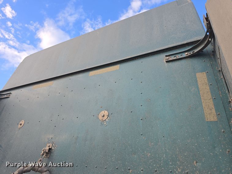 image for item DO7743 2003 International Eagle 9900i semi truck