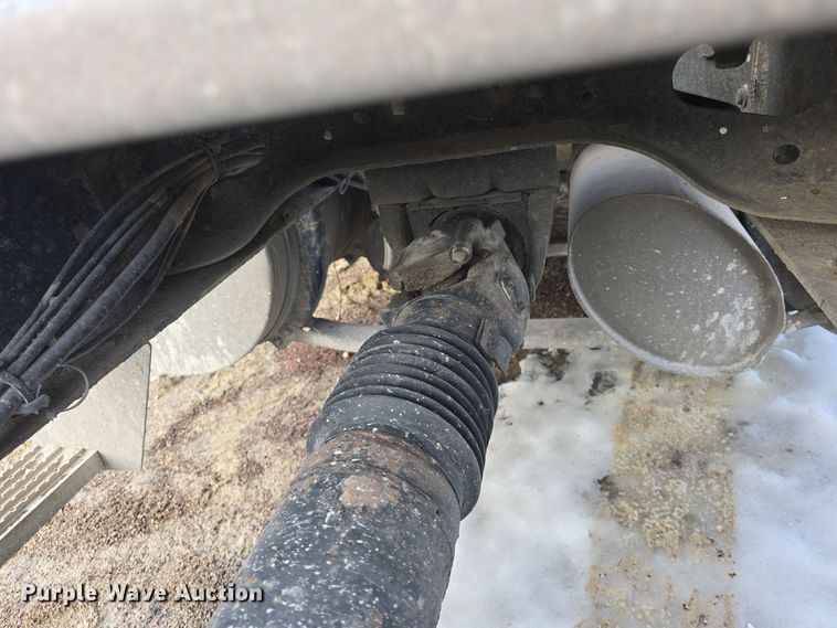 image for item DO7743 2003 International Eagle 9900i semi truck