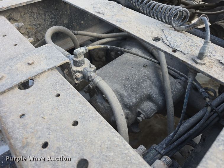 image for item DO7743 2003 International Eagle 9900i semi truck