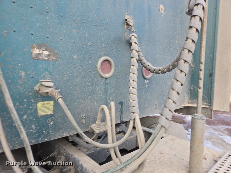 image for item DO7743 2003 International Eagle 9900i semi truck