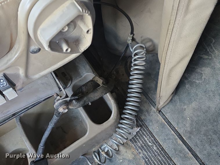 image for item DO7743 2003 International Eagle 9900i semi truck