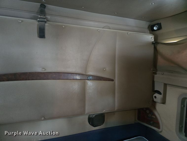 image for item DO7743 2003 International Eagle 9900i semi truck