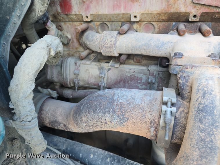 image for item DO7743 2003 International Eagle 9900i semi truck