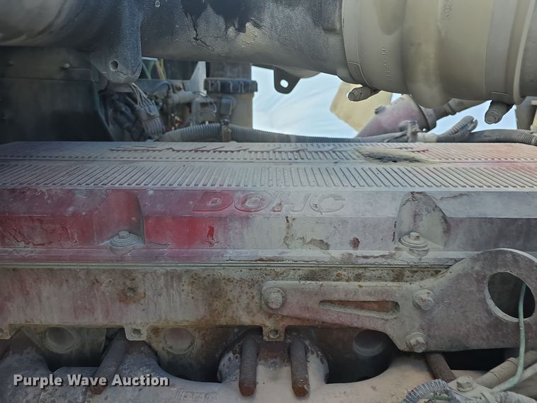 image for item DO7743 2003 International Eagle 9900i semi truck