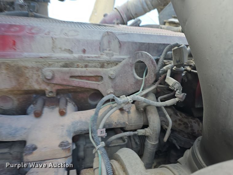 image for item DO7743 2003 International Eagle 9900i semi truck