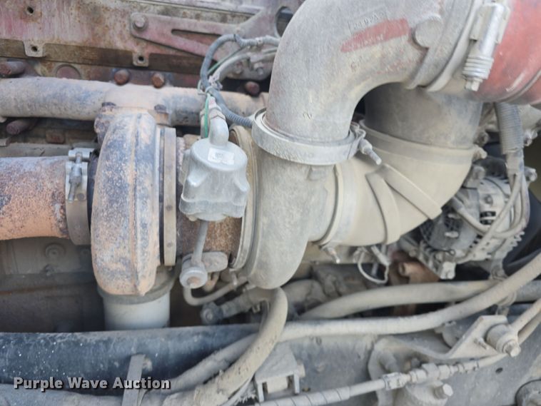 image for item DO7743 2003 International Eagle 9900i semi truck