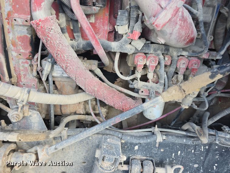 image for item DO7743 2003 International Eagle 9900i semi truck