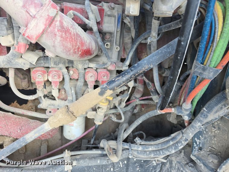 image for item DO7743 2003 International Eagle 9900i semi truck