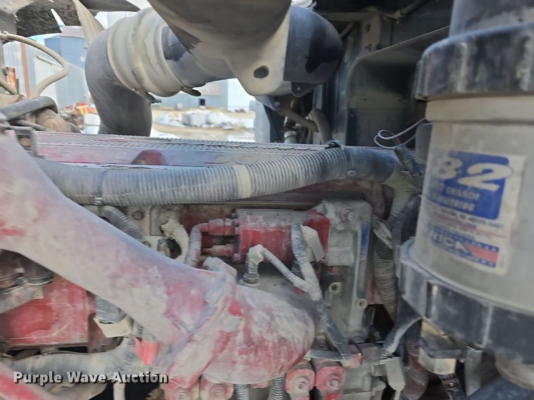 image for item DO7743 2003 International Eagle 9900i semi truck