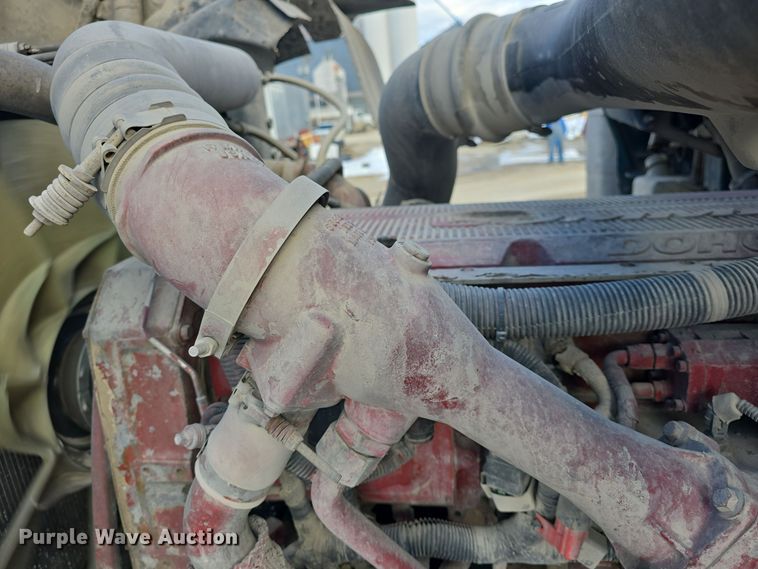 image for item DO7743 2003 International Eagle 9900i semi truck