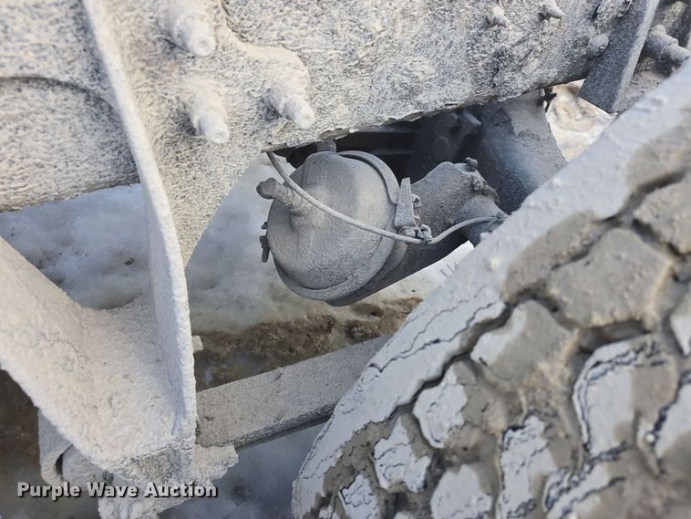 image for item DO7743 2003 International Eagle 9900i semi truck