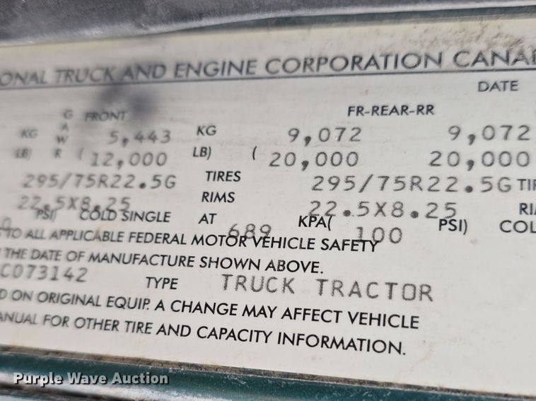 image for item DO7743 2003 International Eagle 9900i semi truck