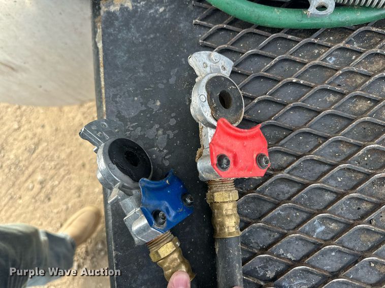 image for item DP6109 2011 Peterbilt 386 semi truck