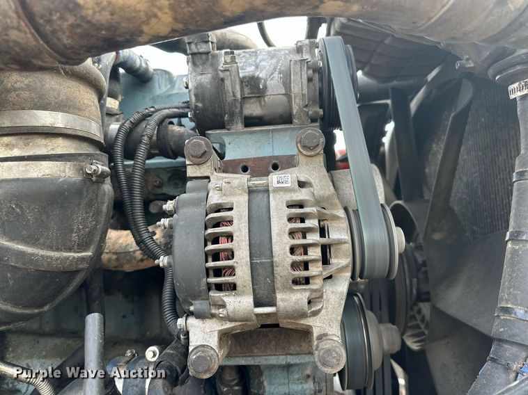 image for item DP6109 2011 Peterbilt 386 semi truck