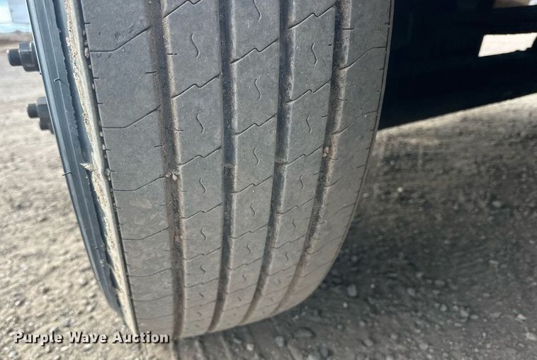 image for item DP6109 2011 Peterbilt 386 semi truck