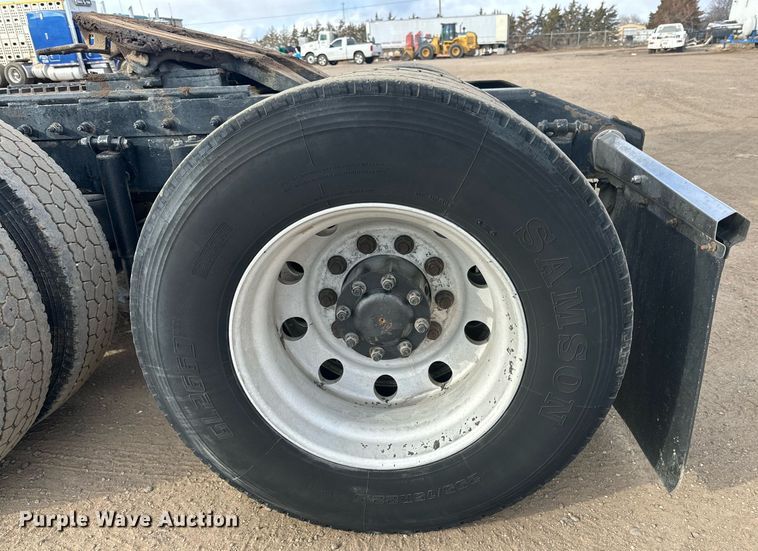 image for item DP6109 2011 Peterbilt 386 semi truck