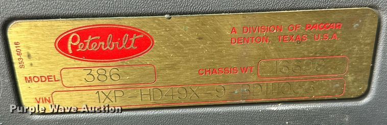 image for item DP6109 2011 Peterbilt 386 semi truck