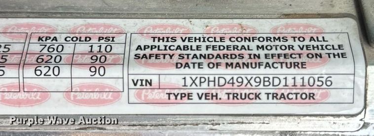 image for item DP6109 2011 Peterbilt 386 semi truck