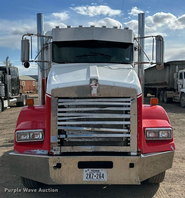 image for item DP6110 2000 Kenworth T800 semi truck
