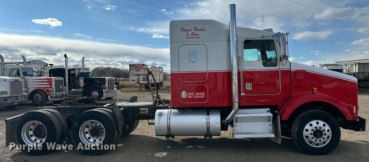 image for item DP6110 2000 Kenworth T800 semi truck