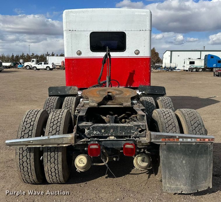 image for item DP6110 2000 Kenworth T800 semi truck