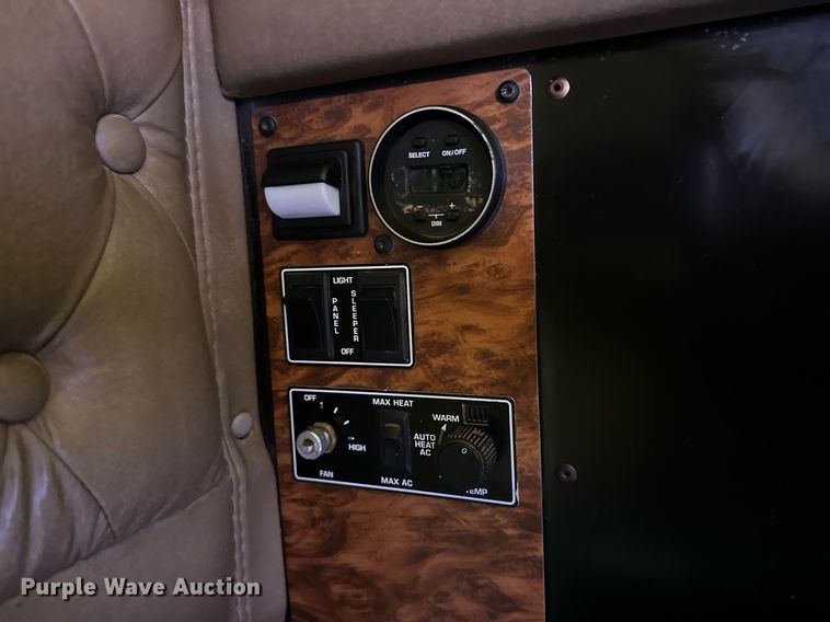 image for item DP6110 2000 Kenworth T800 semi truck