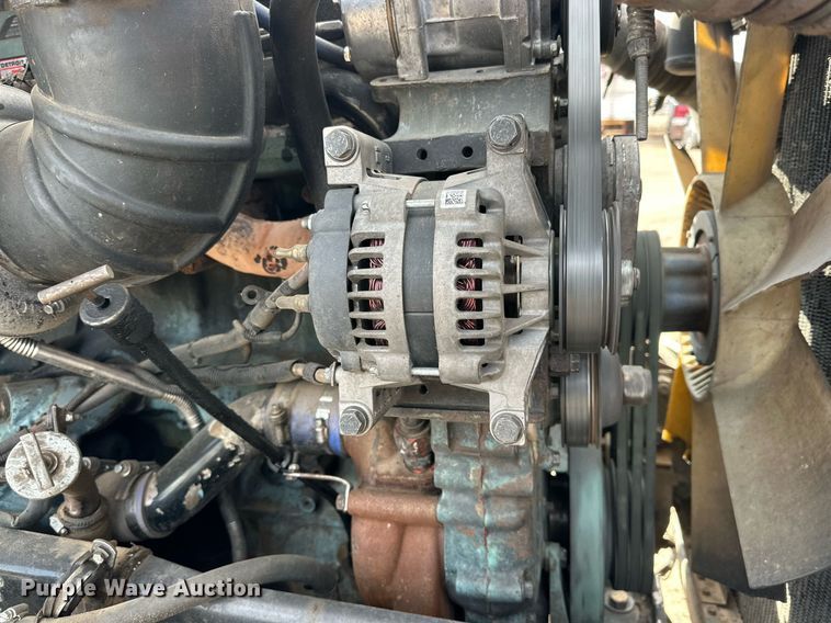 image for item DP6110 2000 Kenworth T800 semi truck