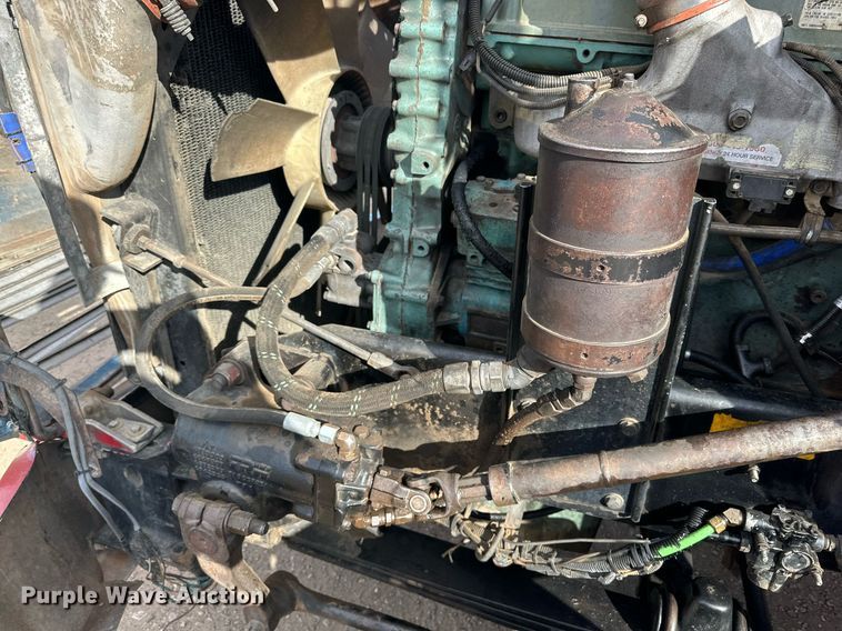 image for item DP6110 2000 Kenworth T800 semi truck