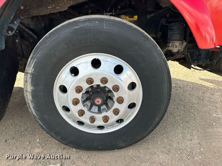 image for item DP6110 2000 Kenworth T800 semi truck