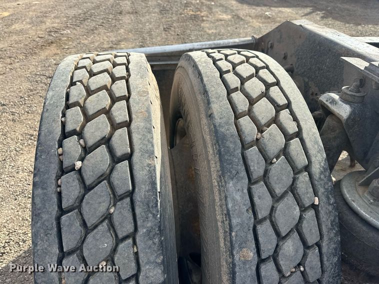 image for item DP6110 2000 Kenworth T800 semi truck