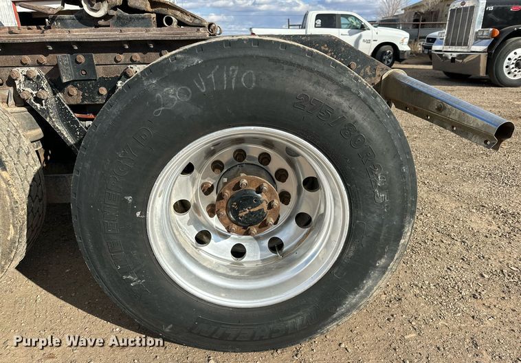 image for item DP6110 2000 Kenworth T800 semi truck