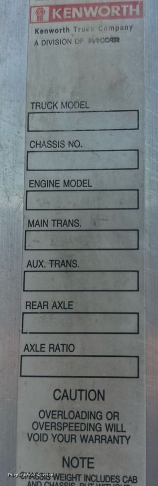 image for item DP6110 2000 Kenworth T800 semi truck