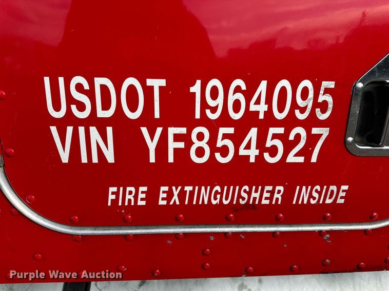 image for item DP6110 2000 Kenworth T800 semi truck