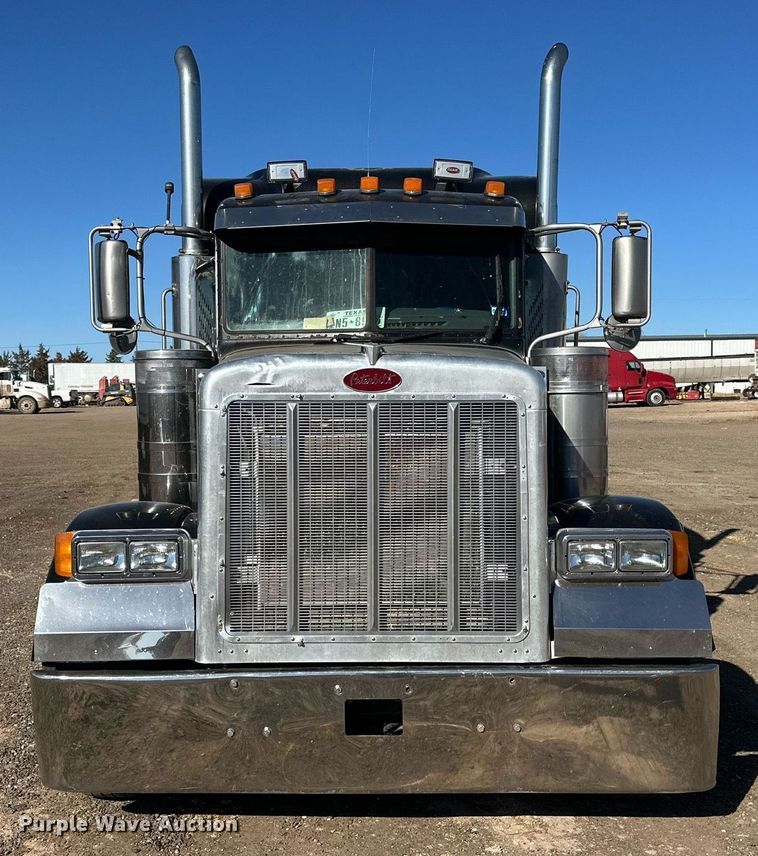 image for item DP6111 2006 Peterbilt 379 semi truck