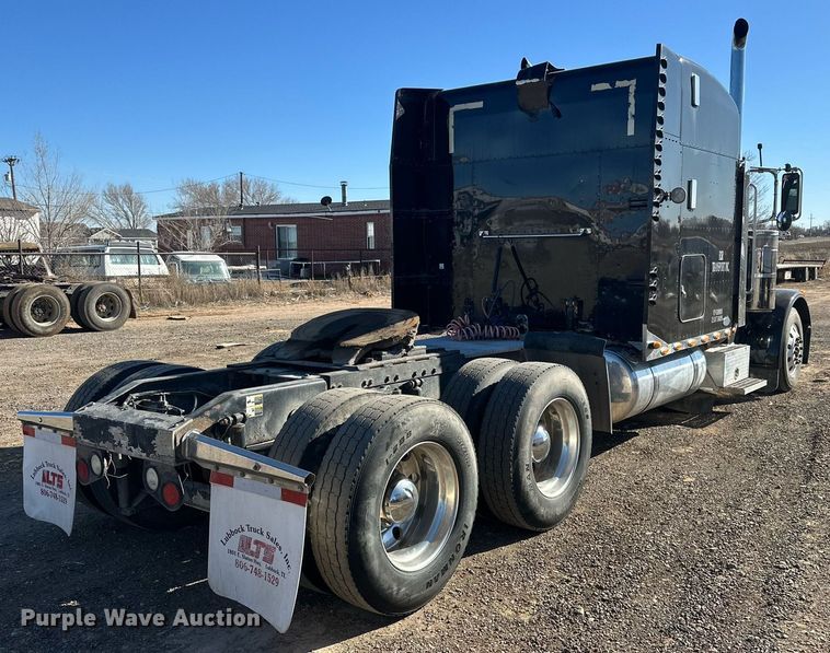 image for item DP6111 2006 Peterbilt 379 semi truck