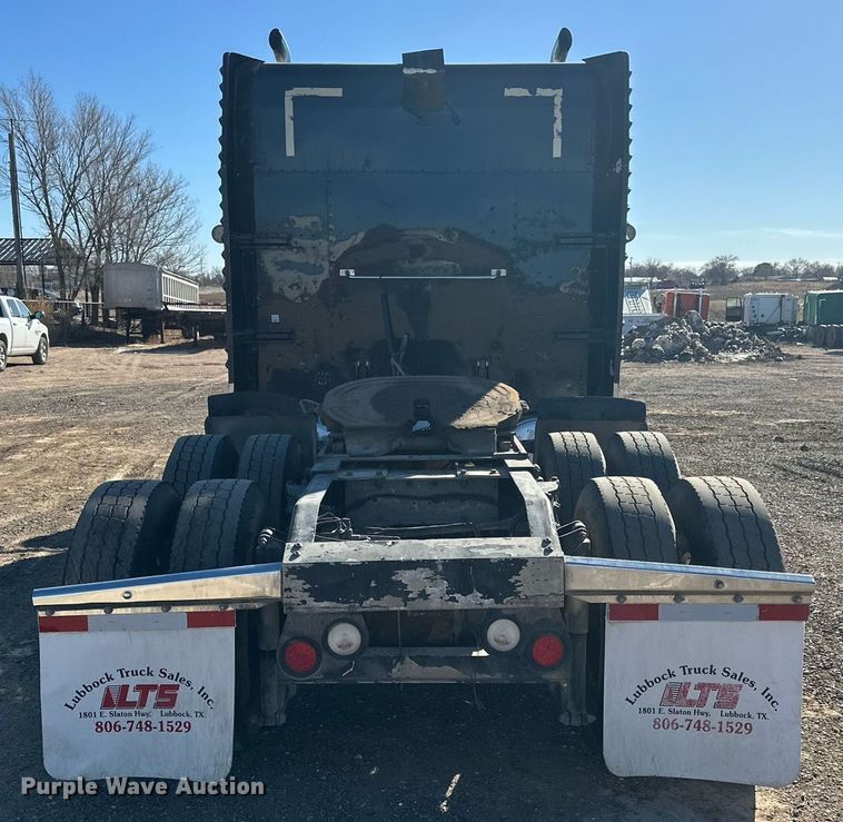 image for item DP6111 2006 Peterbilt 379 semi truck