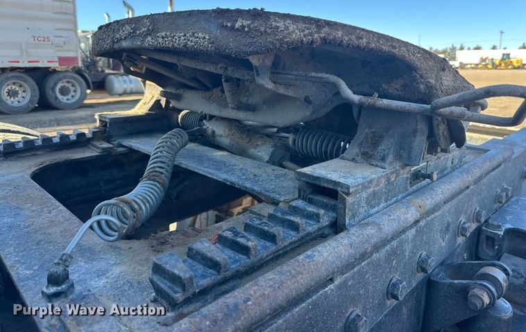 image for item DP6111 2006 Peterbilt 379 semi truck