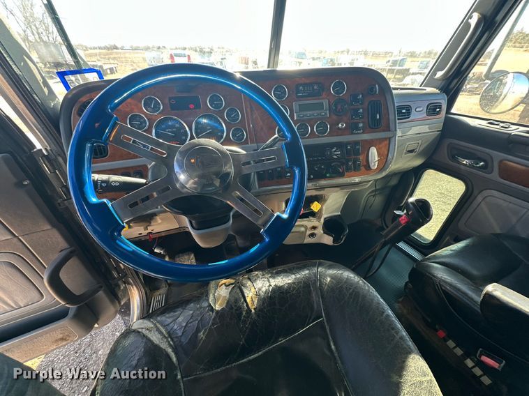 image for item DP6111 2006 Peterbilt 379 semi truck