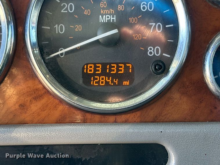 image for item DP6111 2006 Peterbilt 379 semi truck