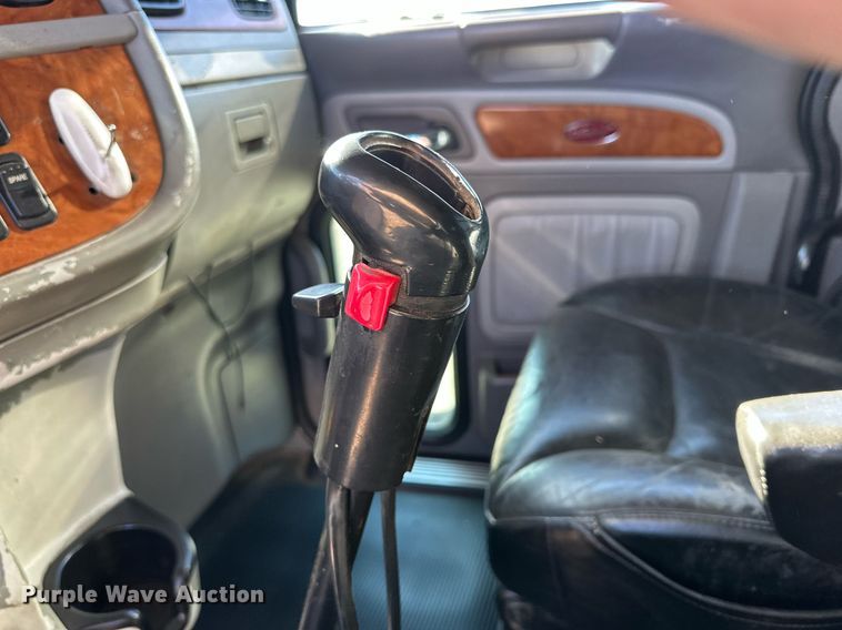 image for item DP6111 2006 Peterbilt 379 semi truck