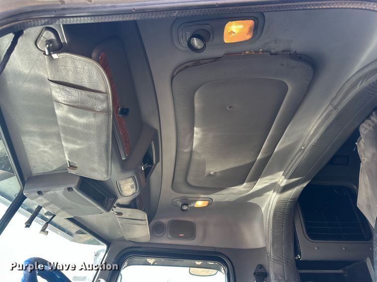 image for item DP6111 2006 Peterbilt 379 semi truck