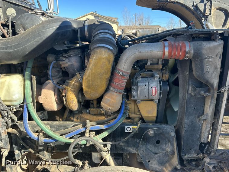 image for item DP6111 2006 Peterbilt 379 semi truck