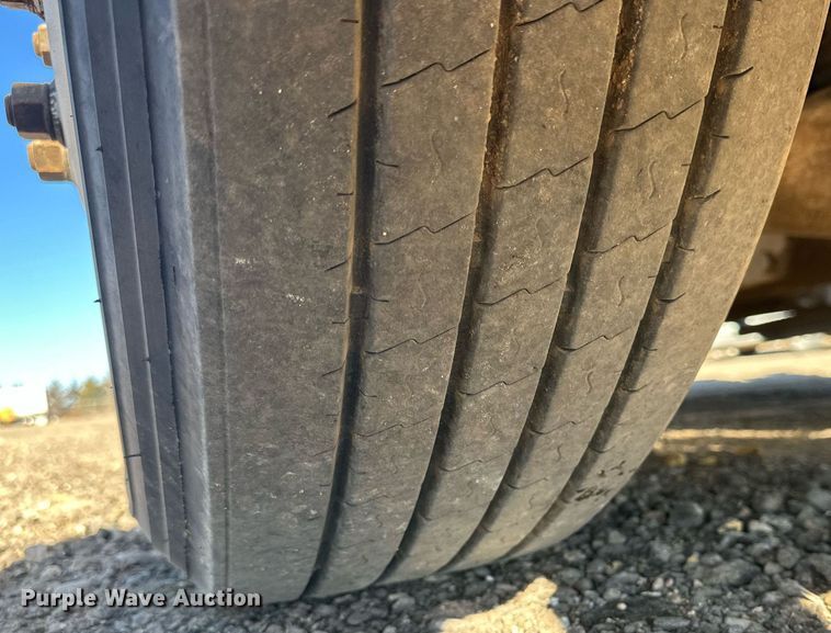 image for item DP6111 2006 Peterbilt 379 semi truck