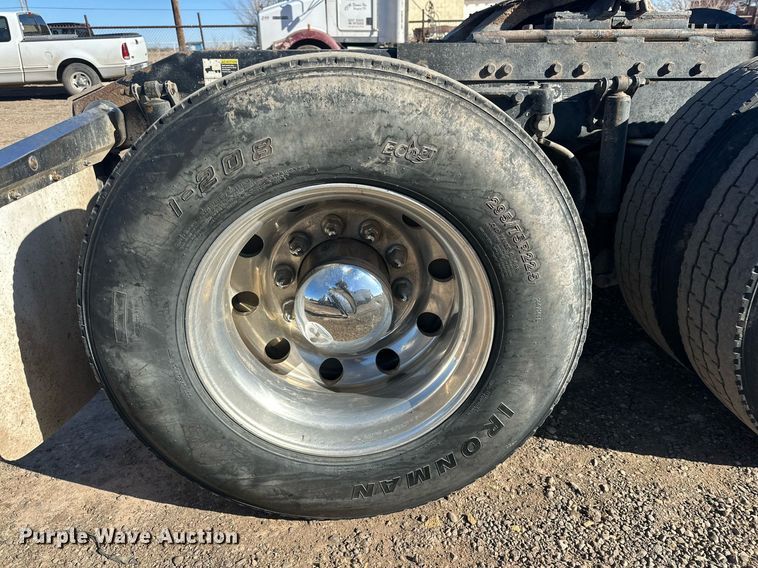 image for item DP6111 2006 Peterbilt 379 semi truck