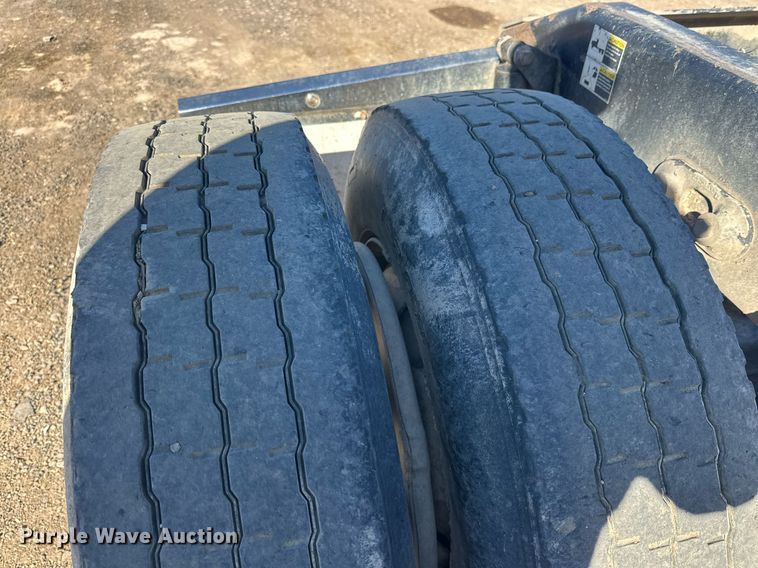 image for item DP6111 2006 Peterbilt 379 semi truck