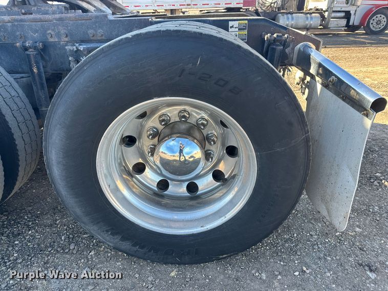 image for item DP6111 2006 Peterbilt 379 semi truck