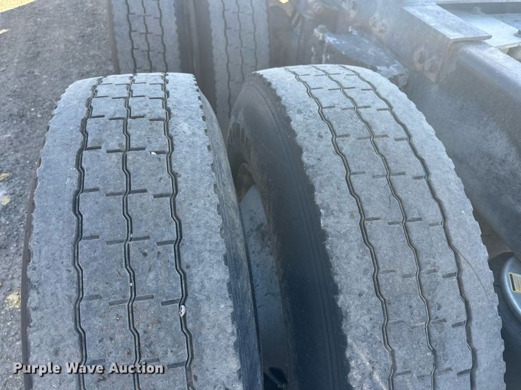 image for item DP6111 2006 Peterbilt 379 semi truck