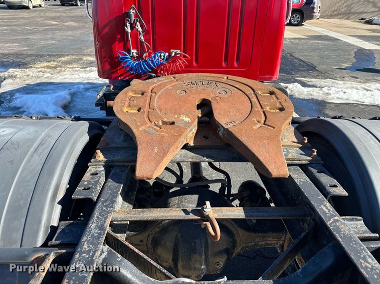 image for item DQ6574 1986 International S1900 semi truck